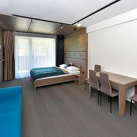 Tri Sestry Otel