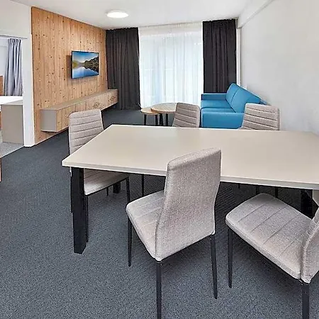 Otel Tri Sestry 4*