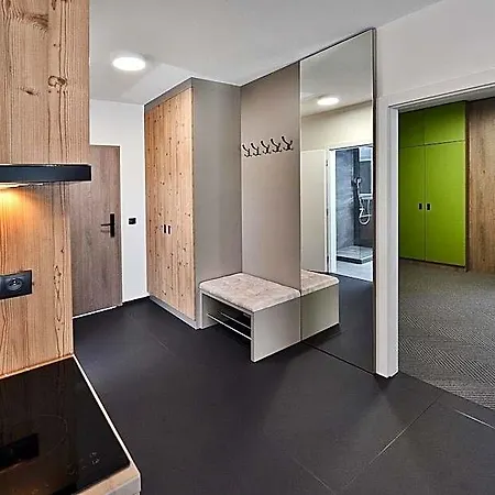Otel Tri Sestry 4*